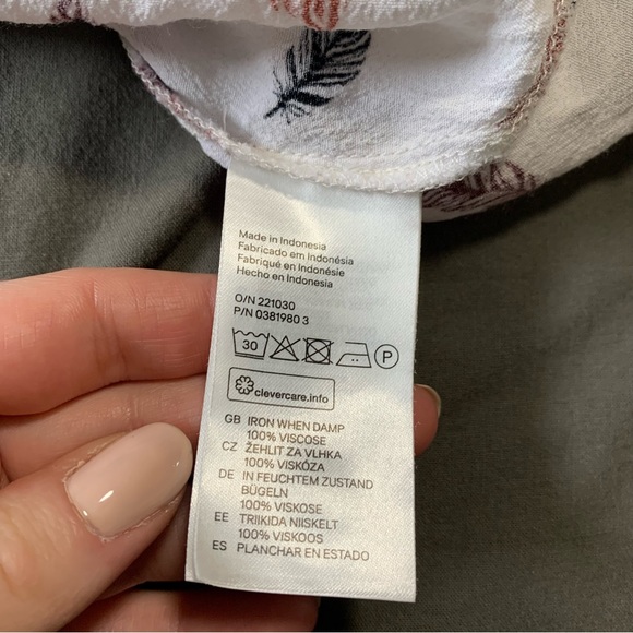 Short sleeve patterned blouse - Picture 2 of 4